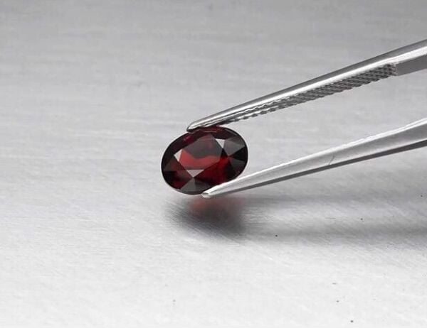 2.27ct 8.2x6.2mm VVS Oval Natural Orangish Red Garnet, Africa