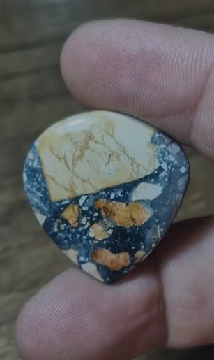 31.30ct 28.7x27.3mm Natural Pear Maligano Jasper