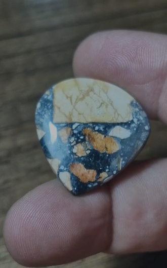 31.30ct 28.7x27.3mm Natural Pear Maligano Jasper