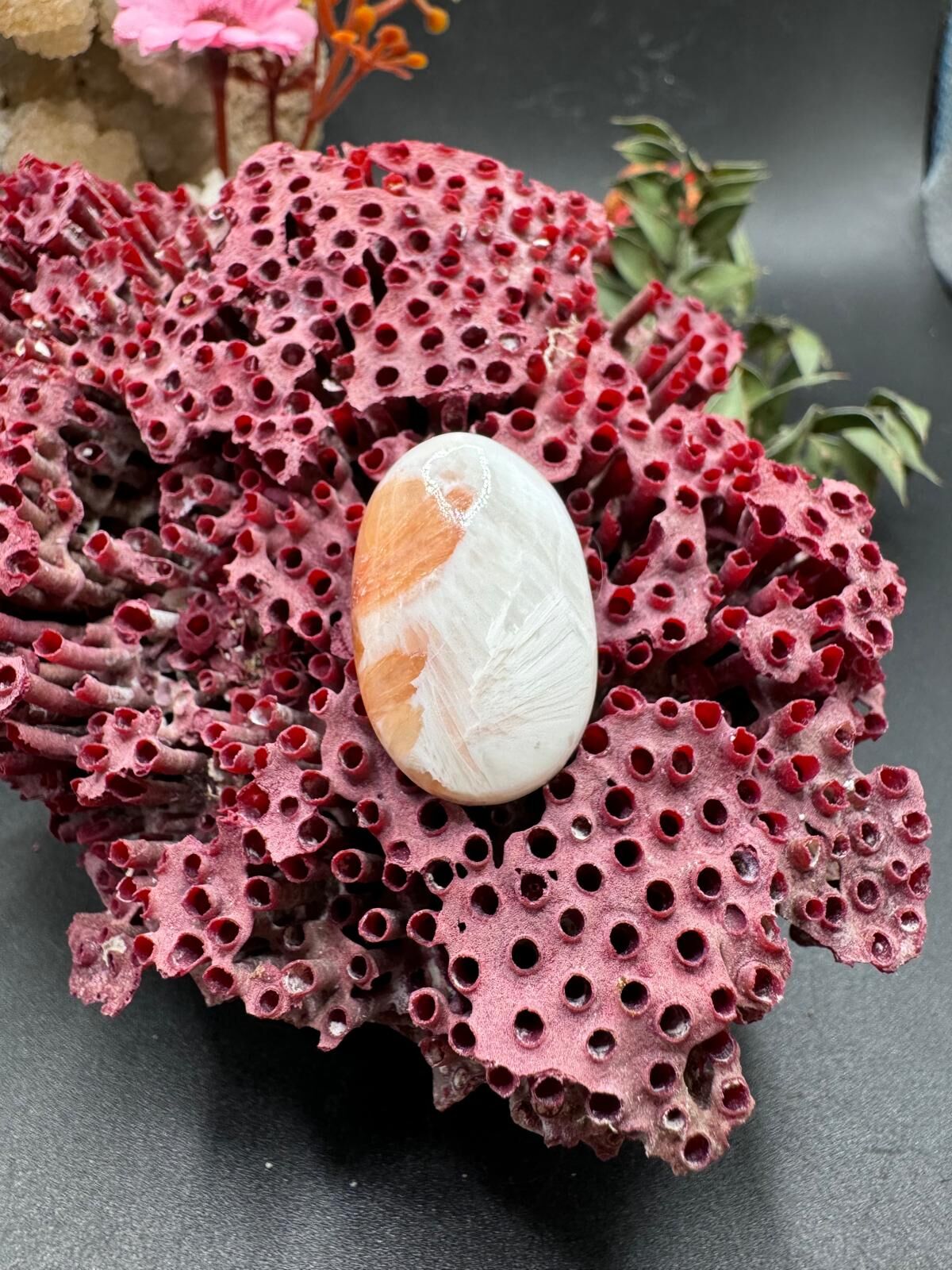 21.20 ct 25.23x16.6 mm Natural Scolosite