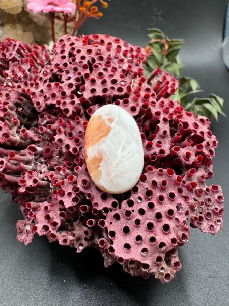 21.20 ct 25.23x16.6 mm Natural Scolosite