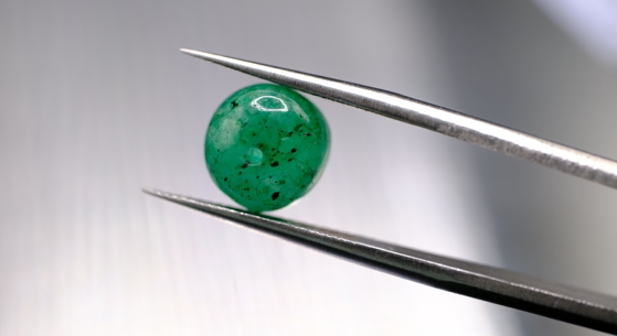 5.00ct 9.2x7.5mm Round Natural Emerald Drilled Beads