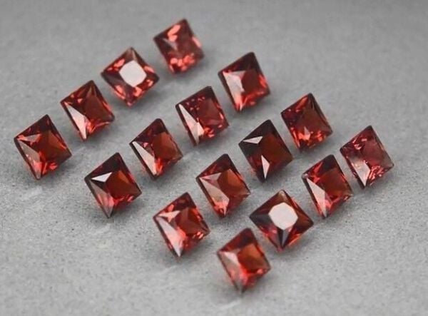 7.95ct 16pcs Lot  t.w Square Princess Natural Reddish Orange Garnet, Mozambique