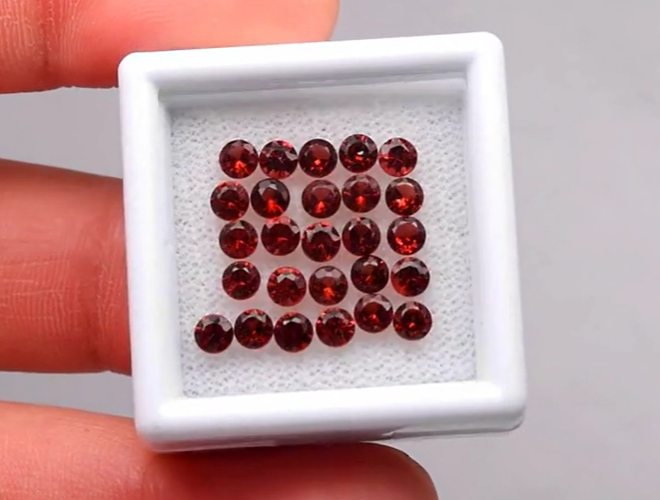 3.95ct t.w 26pcs Lot  3mm VS-IF Round Brilliant Natural Pinkish Orange Garnet