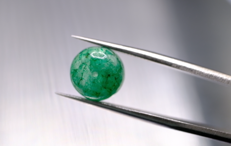 5.60ct 10.1x6.9mm Round Natural Emerald Drilled Beads