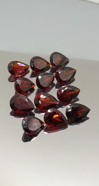 10.00ct 12Pcs Lot 7x5mm Pear Natural Red Garnet, Mozambique