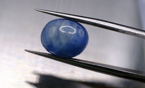 5.68ct 10.7x.8.5mm Oval Cabachon Natural Unheated Sapphire