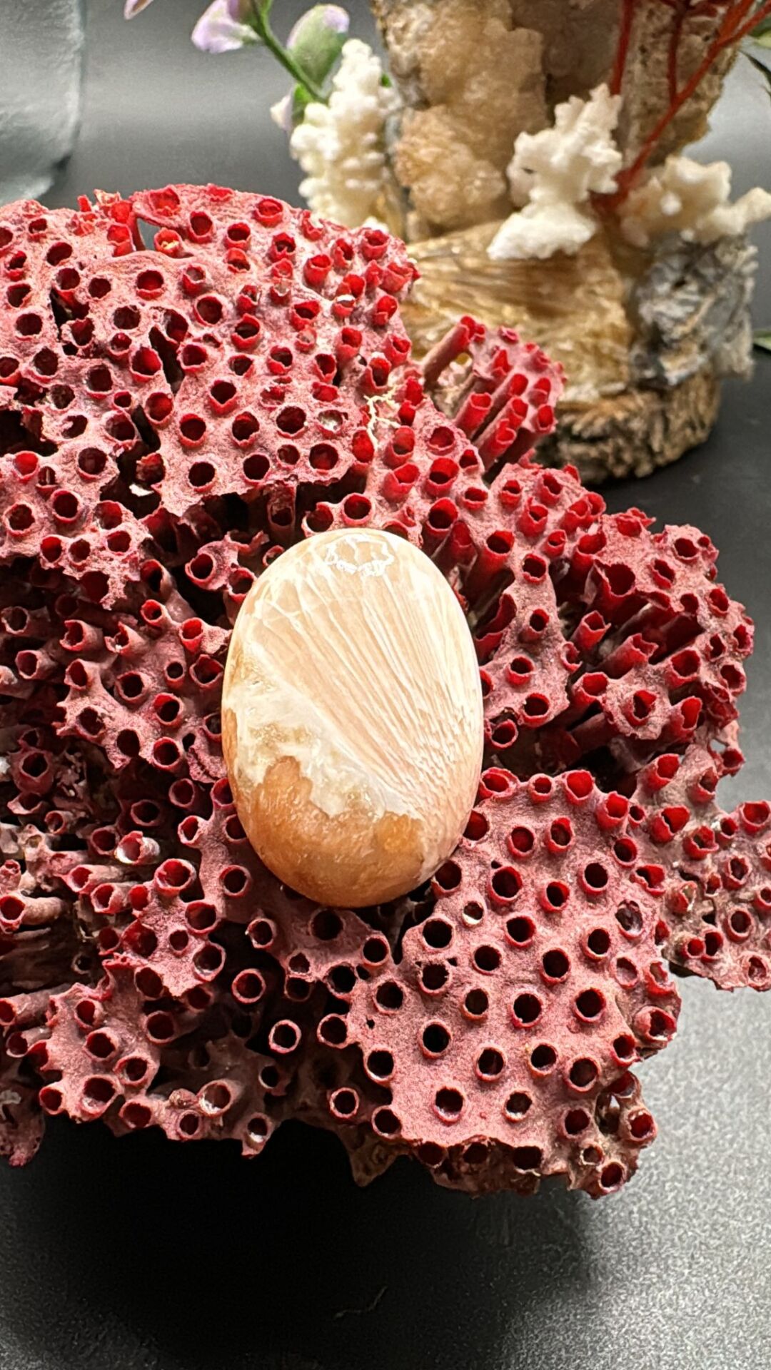 21.20 ct 25.3x17.4 mm Natural Scolosite