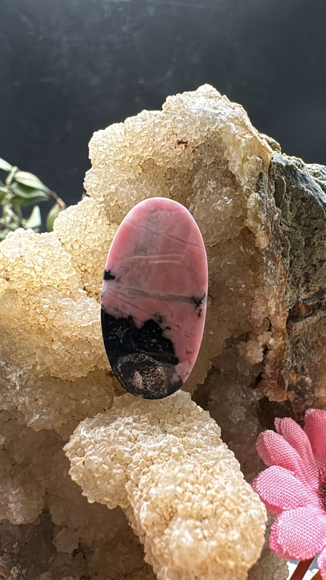 15.70 ct 22.8x12.3 mm Natural Rodonit