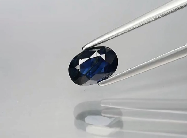 1.03ct 7x4.8mm Oval Blue Sapphire Unheated Madagascar
