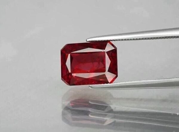 3.81ct 9.7x7.2mm Scissor-Cut Natural Orangish Pink Pyrope Garnet, Africa