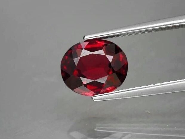 2.07ct 8.3x7mm Oval Natural Reddish Purple Rhodolite Garnet, Africa