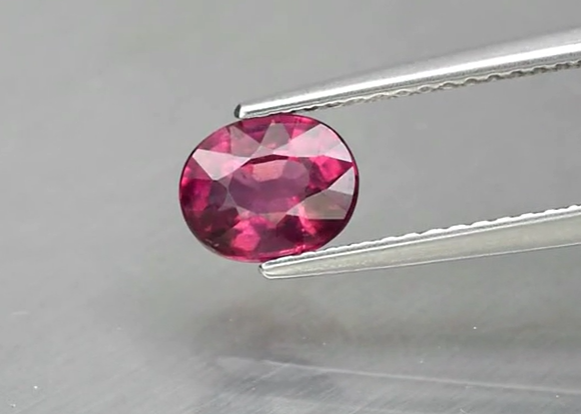 1.08ct 6.6x5.3mm Oval Natural Pinkish Purple Rhodolite Garnet, Madagascar