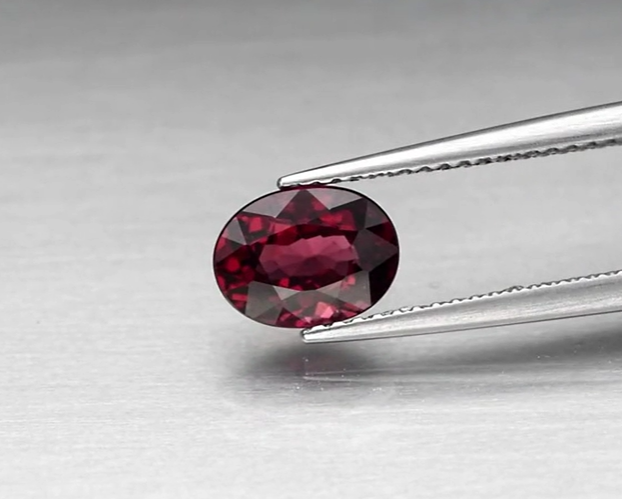 1.65ct VVS Oval Natural Reddish Purple Rhodolite Garnet, Madagascar