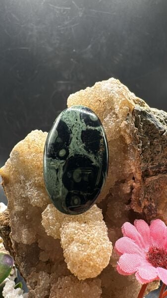 28.50 ct 33.1x19.9 mm Natural Kambaba Jasper