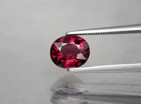 2.07ct 8x6.8mm VS Oval Natural Purplish Pink Rhodolite Garnet, Madagascar