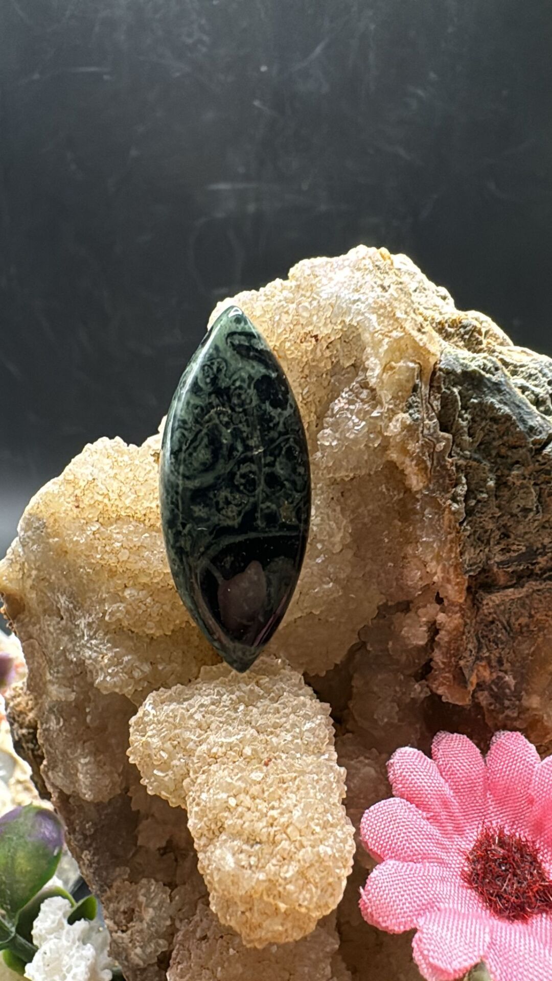 21.15 ct 33.7x14 mm Natural Kambaba Jasper