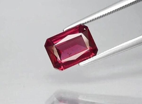 1.14ct 7x5.3mm Oval Natural Pinkish Purple Rhodolite Garnet, Mozambique