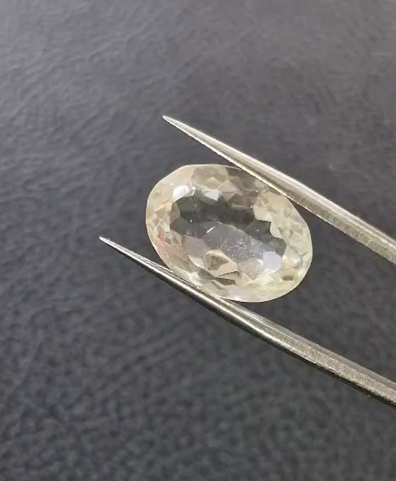 14.44ct 17.9x13.2mm  Oval Natural Quartz