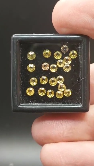 3.40ct 21pcs 2.9-3.1mm Round Natural Yellow Sapphire Songea,Africa