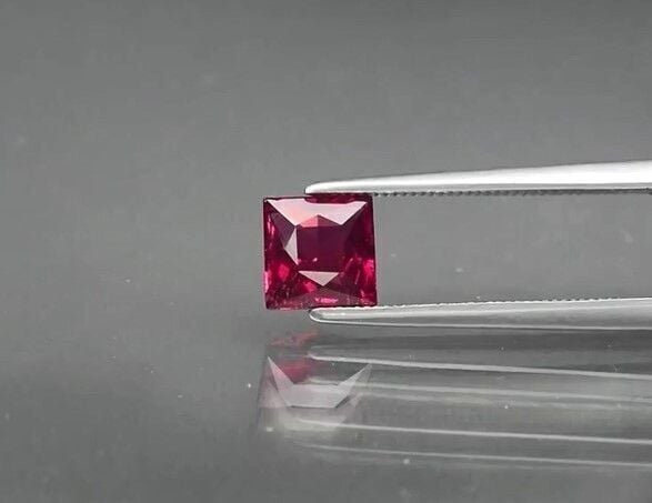 1.43ct 6mm Square Princess Natural Purplish Pink Rhodolite Garnet, Tanzania