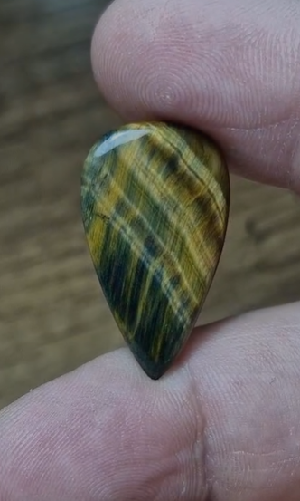 13.30ct 28x16.1mm Pear Natural Bi Color Tiger Eye