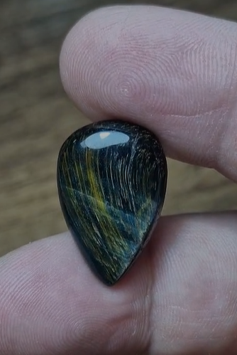 14.50ct 23.1x15.3mm Pear Natural Bi Color Tiger Eye