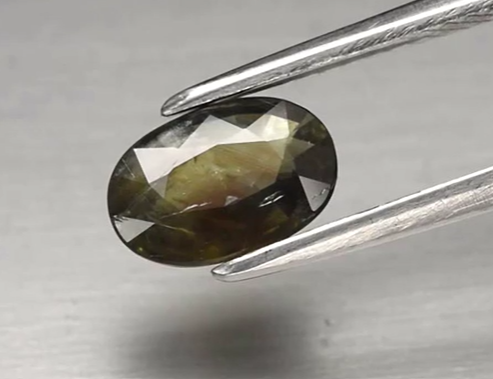 1.21ct 8.3x5.6mm Oval Green Sapphire Unheated Thailand