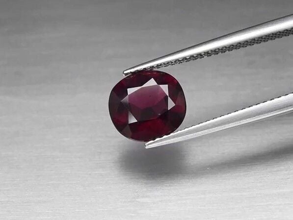 2.47ct 8.7x8mm Oval Natural Pinkish Purple Rhodolite Garnet, Africa