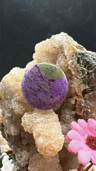 16.85 ct 23.4x23 mm Natural Purpirite
