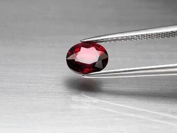 1.52ct 7x5.6mm VS Oval Natural Reddish Purple Rhodolite Garnet, Mozambique