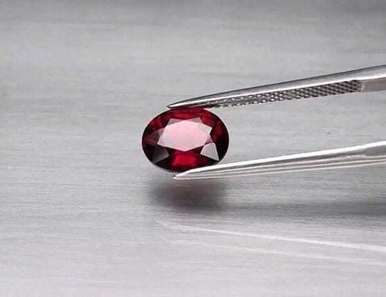 2.25ct 8.5x6.8mm Oval Natural Pinkish Purple Rhodolite Garnet, Africa