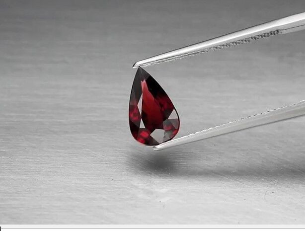 2.04ct 10.2x6.4mm VVS Pear Natural Reddish Purple Rhodolite Garnet, Madagascar