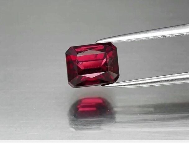 2.65ct 7.5x6mm Octagon Natural Pinkish Purple Rhodolite Garnet, Mozambique