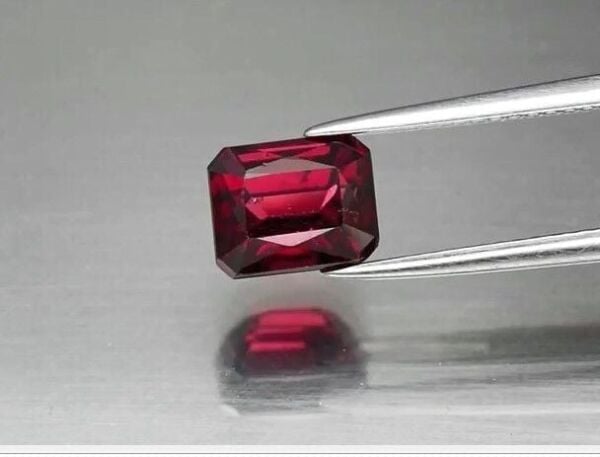 2.65ct 7.5x6mm Octagon Natural Pinkish Purple Rhodolite Garnet, Mozambique