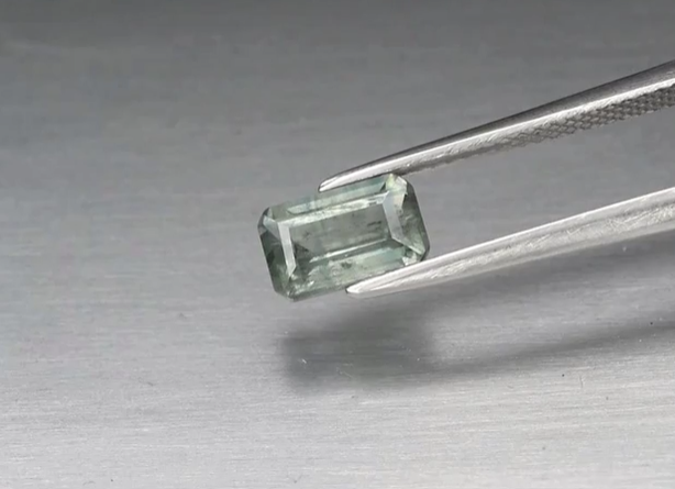 1.70ct 8.2x5.2mm Octagon Green Sapphire Africa, Heated