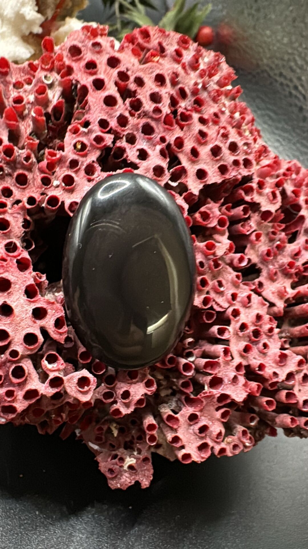 23.10 ct 28.2x19.1 mm Natural Copper Obsidiyen