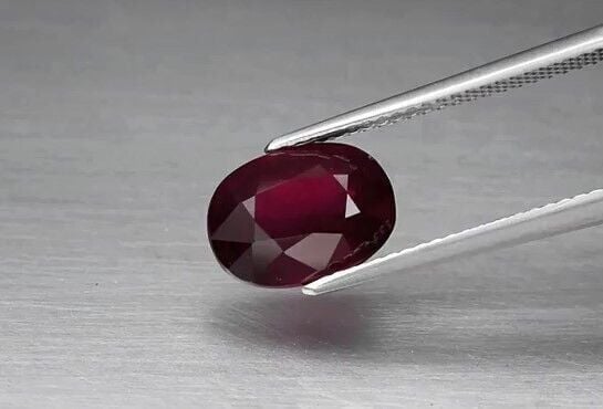 3.92ct 10.4x7.6mm Oval Natural Reddish Purple Rhodolite Garnet, Africa