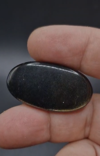 44.50ct 40.2x21.7mm  Natural  Oval Altın Yansımalı Obsidyen