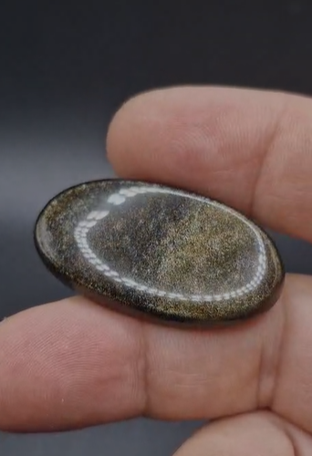 44.50ct 40.2x21.7mm  Natural  Oval Altın Yansımalı Obsidyen