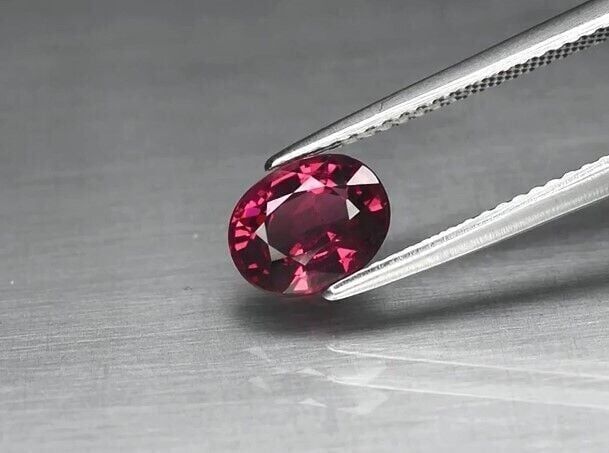 1.67ct 7.5x6mm Oval Natural Purplish Pink Rhodolite Garnet, Madagascar