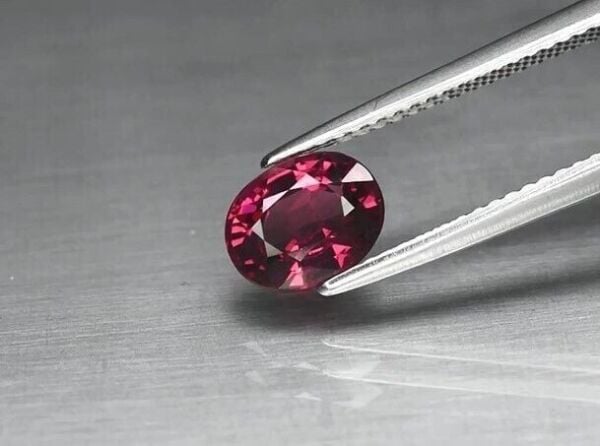 1.67ct 7.5x6mm Oval Natural Purplish Pink Rhodolite Garnet, Madagascar