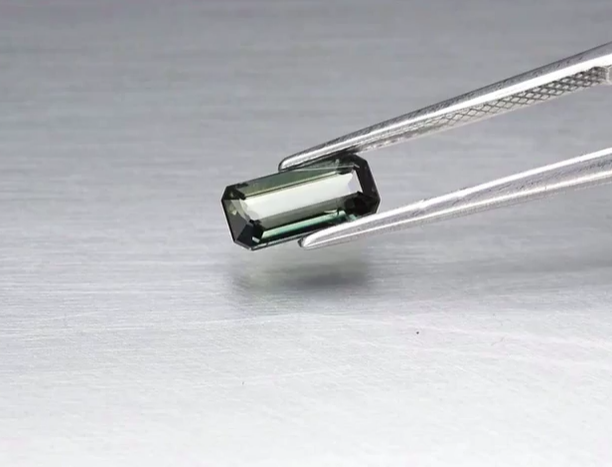 1.33ct 8.6x4.2mm VS Octagon Green Sapphire, Thailand