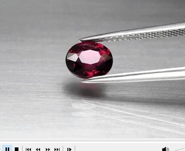 1.71ct 7x6mm VVS Oval Natural Pinkish Purple Rhodolite Garnet, Mozambique