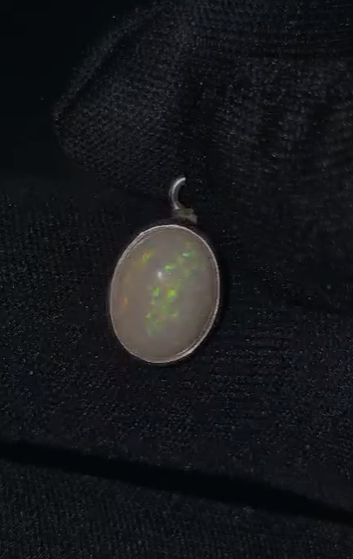 1.27 gr Natural Ethiopia Opal 925 Ayar Gümüş Kolye Ucu