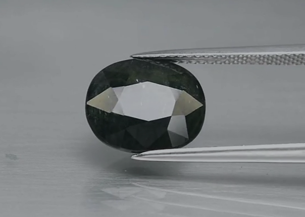 5.61ct 11.8x10mm Oval Blue-Green Sapphire, Thailand