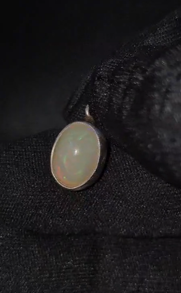 1.45 gr Natural Ethiopia Opal 925 Ayar Gümüş Kolye Ucu