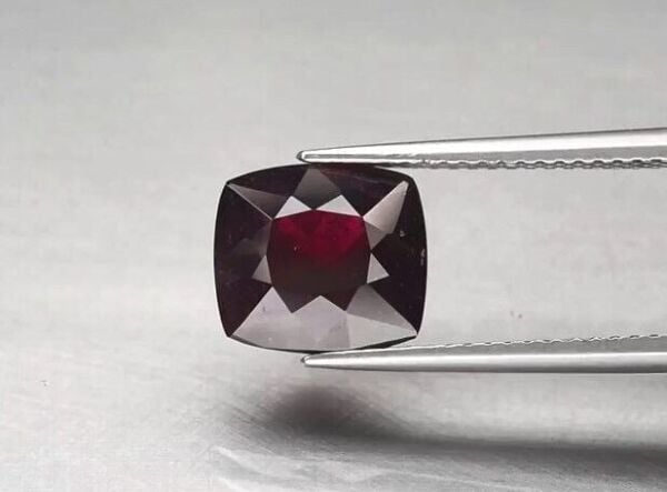 4.04ct 9.4x8.4mm Antique-Cut Natural Deep Reddish Purple Rhodolite Garnet