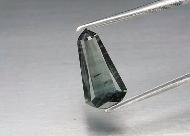 2.63ct 14.2x7.4mm Fancy Blue-Green Sapphire Africa, Heated