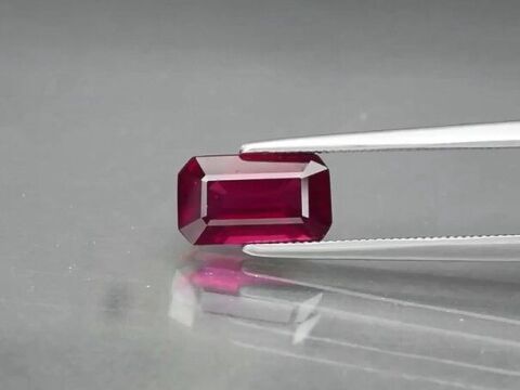 2.83ct 9.5x5.5mm Octagon Natural Purplish Pink Rhodolite Garnet, Mozambique